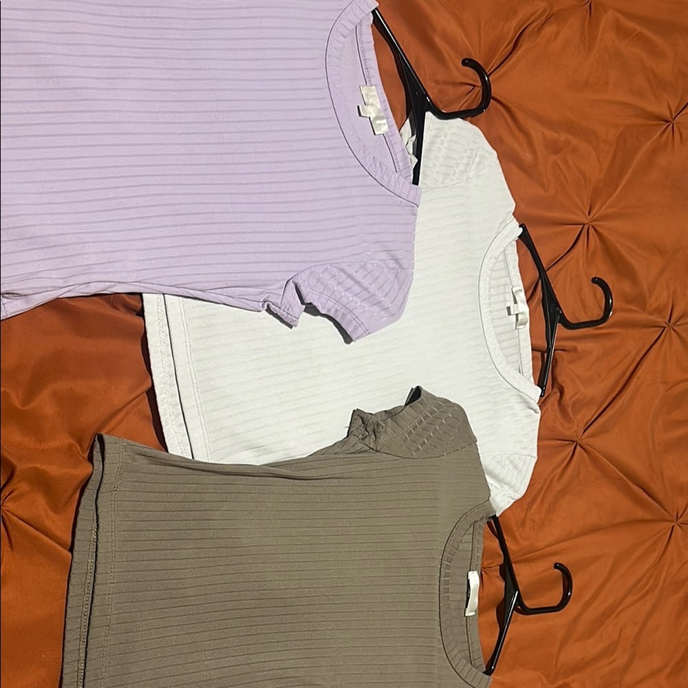 Set of Three Ribbed T-Shirts - Lavender, White, and Olive